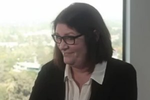 mo_gaffney_in_old_dogs_and_new_tricks_season_3